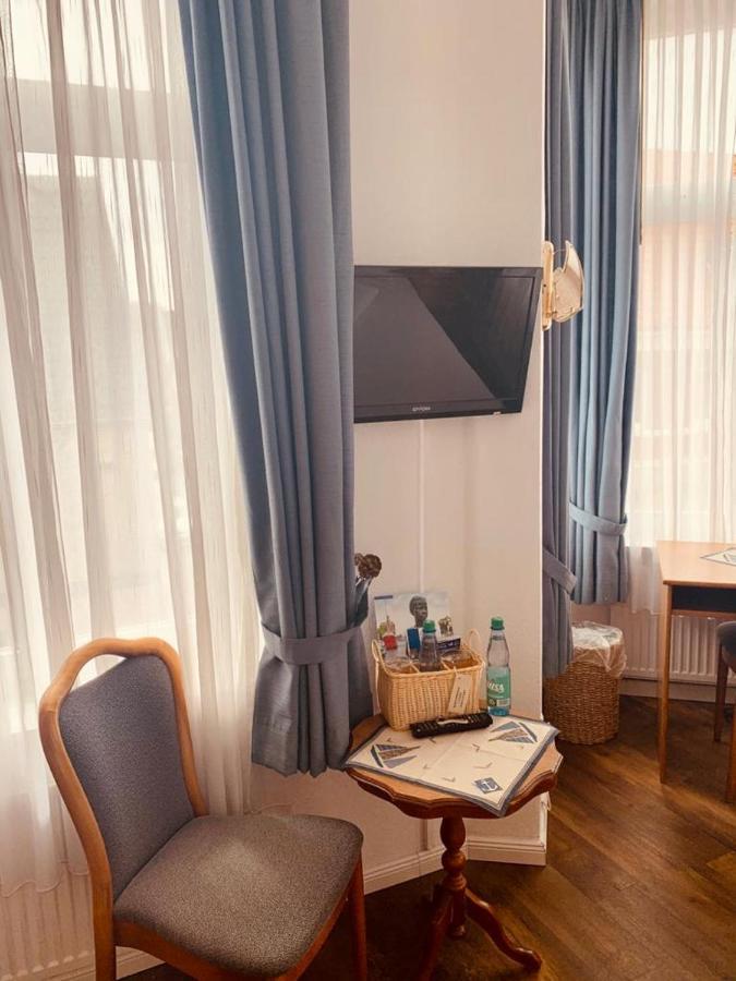 Alt-Emder Buergerhaus Hotell Emden Exteriör bild