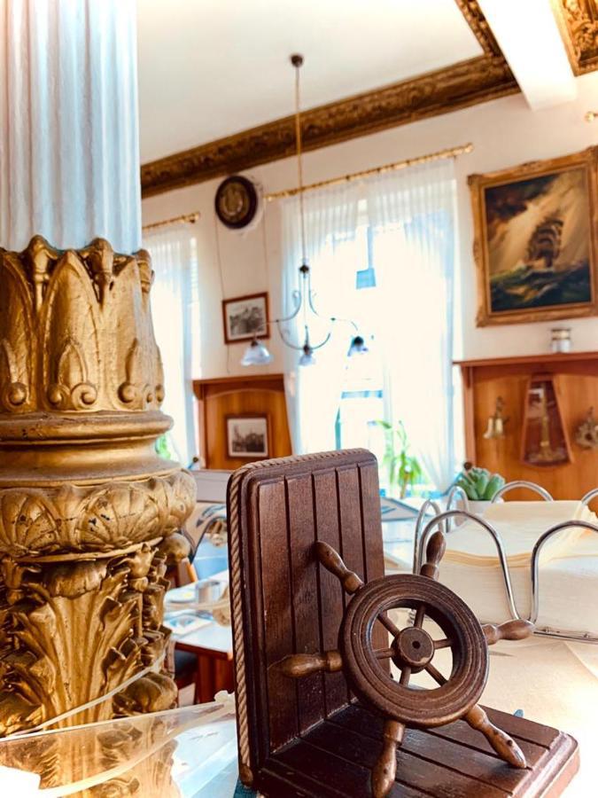 Alt-Emder Buergerhaus Hotell Emden Exteriör bild